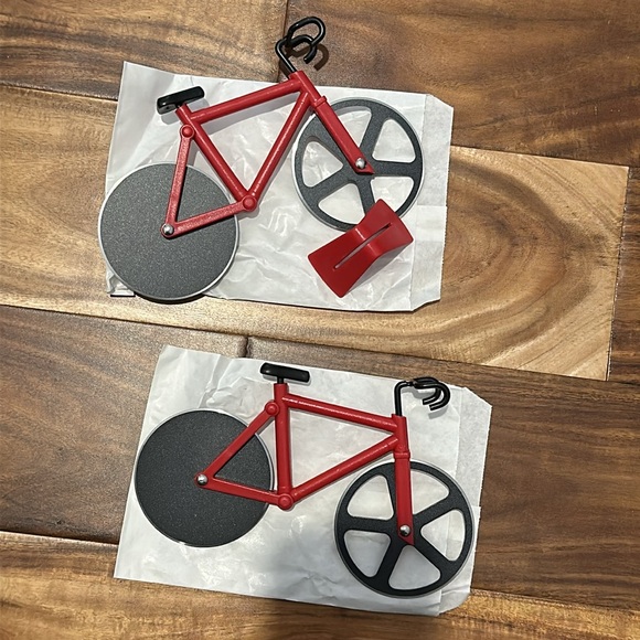NEW Red Bicycle Double Pizza Cutter Cycling Cyclist Bike Novelty Gift - Picture 2 of 3